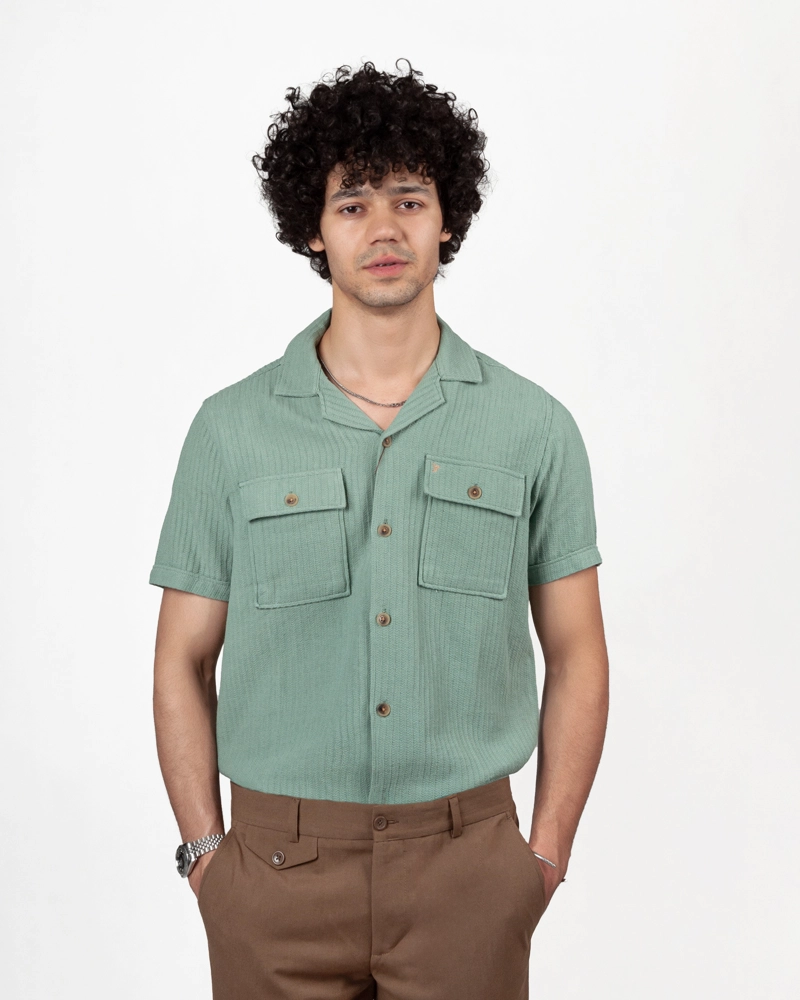 پیراهن آستین کوتاه درشت بافت یقه انگلیسی دو جیب پاکتی